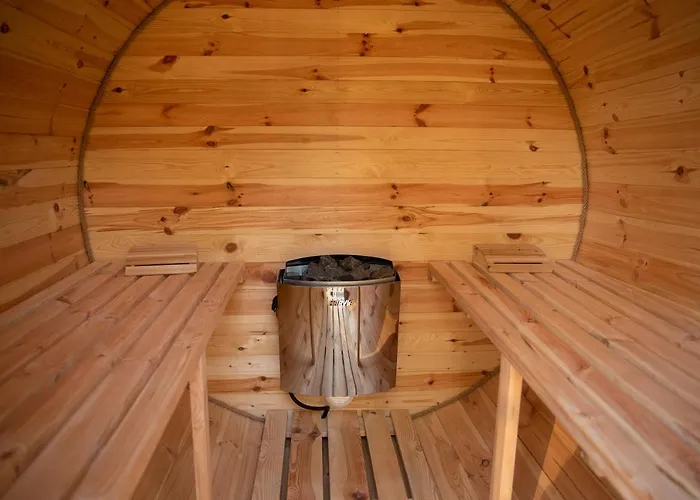 Julia Z Bania Ruska I Sauna Vila *